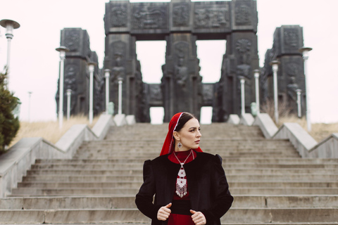 Tbilisi: Traditional Georgian Clothing Photoshoot & Pickup Tbilisi: Traditional Georgian Clothing + Old Tbilisi