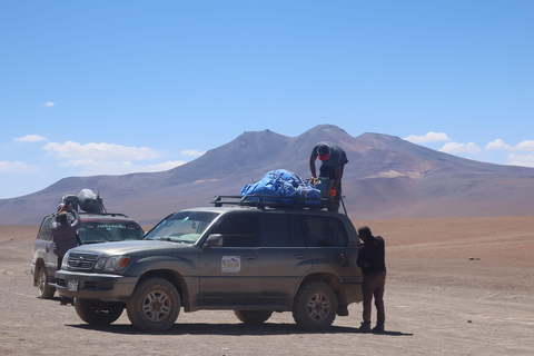 Oneway to the Uyuni Salt Flat and the Colored Lagoons