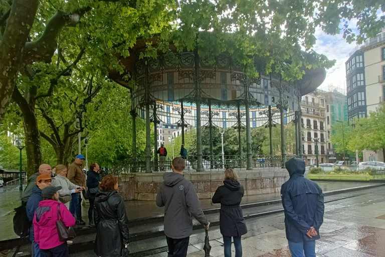 San Sebastián: Historic Center Walking Tour with Local Guide San Sebastián: Guided Historical Walking Tour