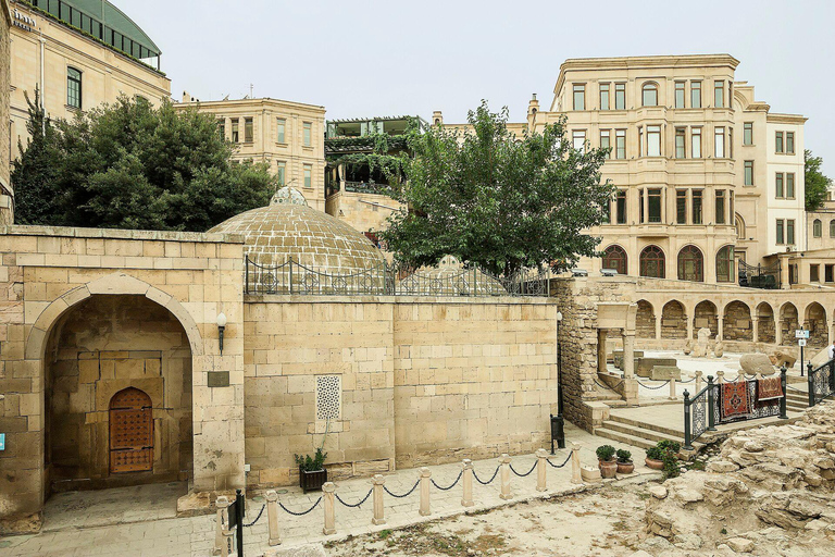 Baku: Old City Guided Walking Tour Baku Old City with professional guide group & private tour