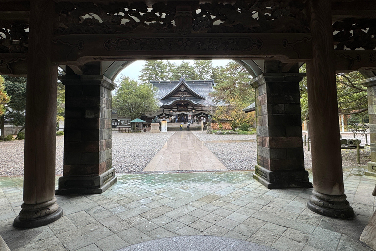 Kanazawa: Samurai Castle and Warrior District Walking Tour