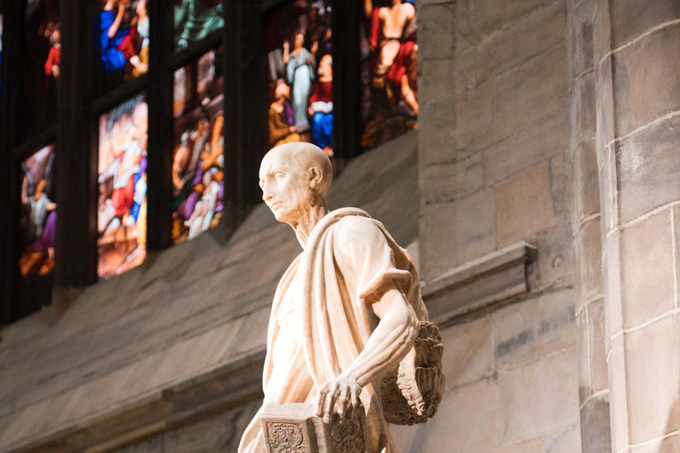 Milan Duomo Combo: Skip-the-Line Guided Tour & Rooftop Lift Spanish Speaking Option
