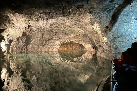 Vienna: Tour del Bosco Viennese con lago sotterraneo e vino