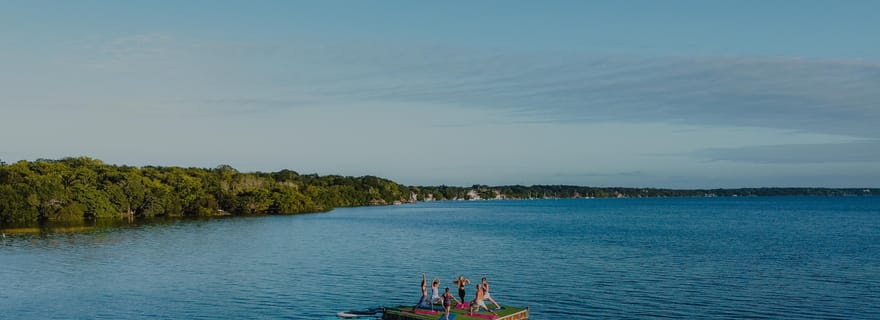Bacalar : cours de yoga et petit-déjeuner dans la lagune aux 7 couleurs