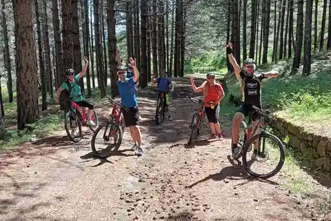 Tour in E-mtb attraverso le colate laviche e le gole dell'Alcantara