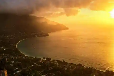 Sunset Explorer! Scenic Mountain Hike in Seychelles