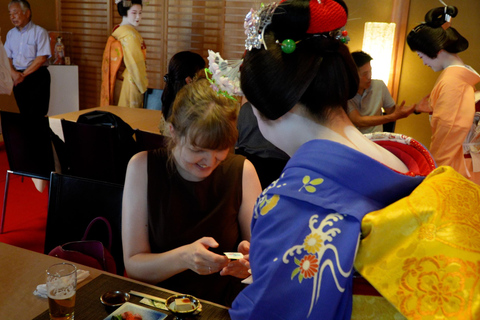 Kyoto: Geisha(Maiko) Show with Dinner, Games & Open Bar