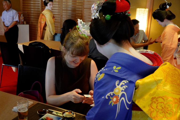 Kyoto: Geisha(Maiko) Show with Dinner, Games & Open Bar
