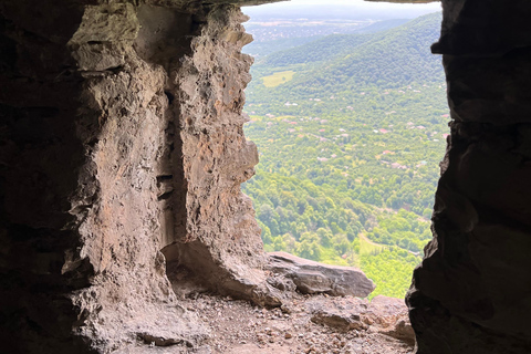 Bakú: excursión de escalada al castillo de hadas de Zagatala con acampadaBakú: Excursión al castillo encantado de Zagatala con acampada