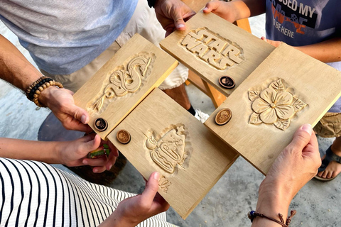 Hoi An: Clase de 3 horas de talla en madera con un artista local