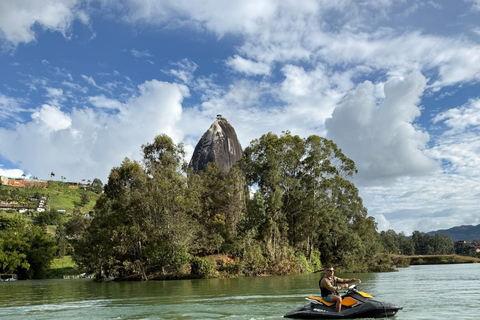 Guatapé: Private Tour From Medellin