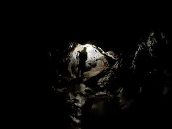 Excursão às grutas no Karst de Brescia