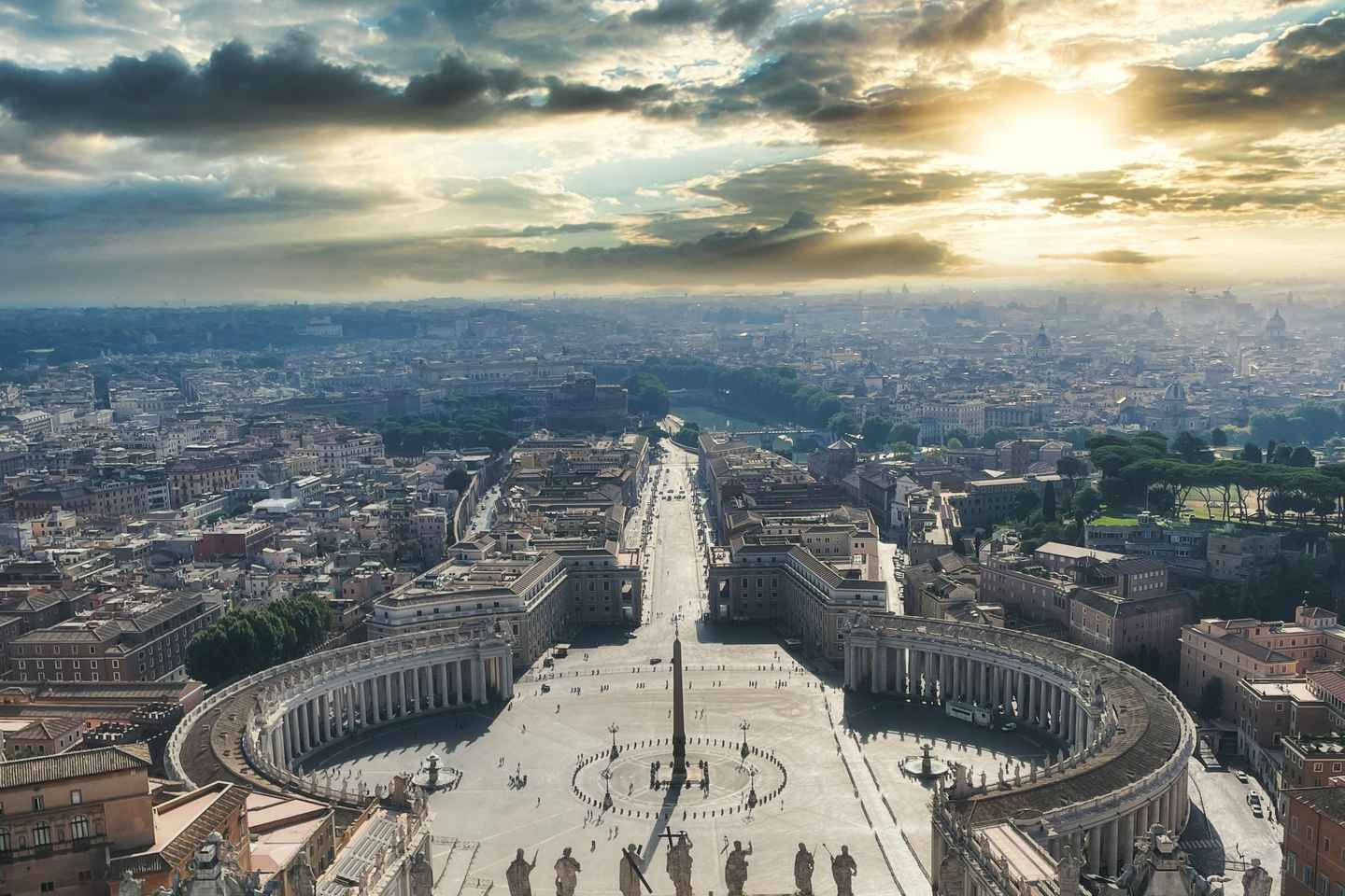 Vatican Full access: St.Peter's Basilica, Dome, Tombs+Audio