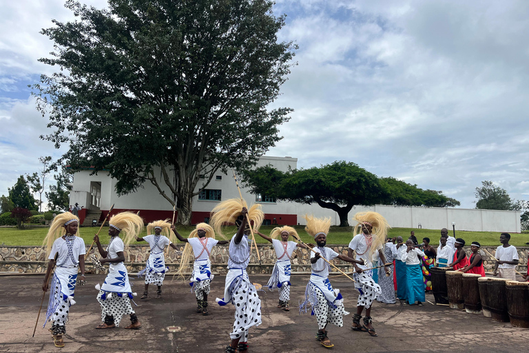 Kigali: Tour cultural por el palacio real, el museo y el memorial.Kigali: Visita cultural al palacio real, el museo y el memorial