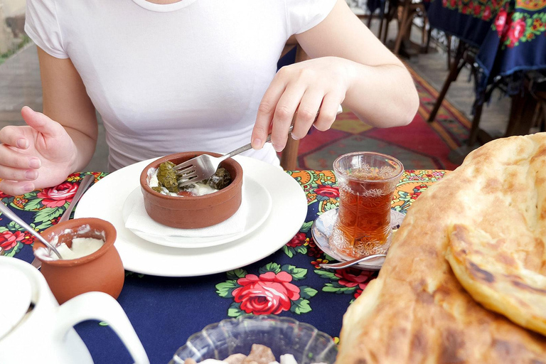 دورة طبخ أذربيجانية وجولة في المدينة القديمة والغداء