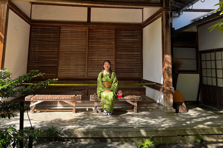 E-Bike Tour in Kyoto with Asuka, Japanese graduate student