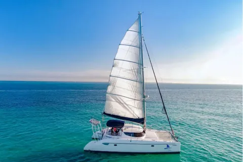 Catamaran Tour to Isla Mujeres