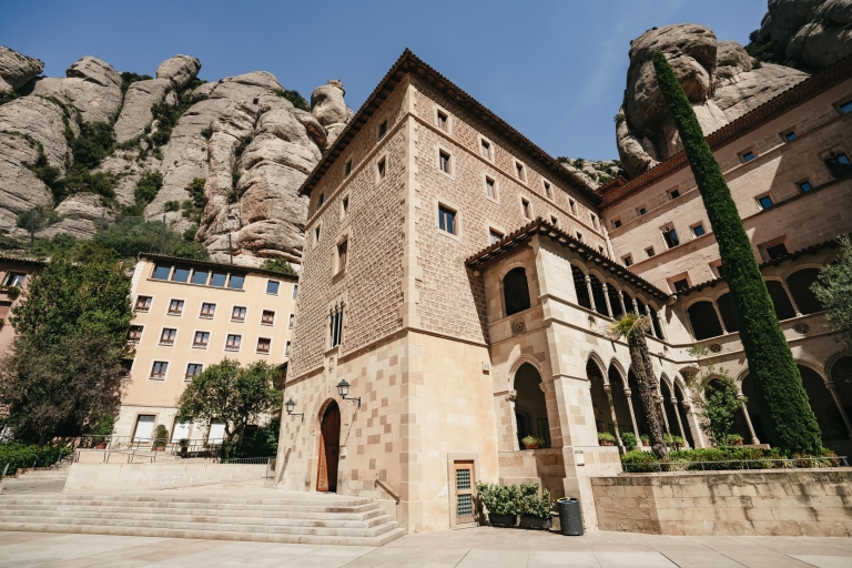 Barcelona: Montserrat mit optionaler Weinprobe & Mittagessen9-stündige Tagestour mit Mittagessen-Menü & Weinprobe