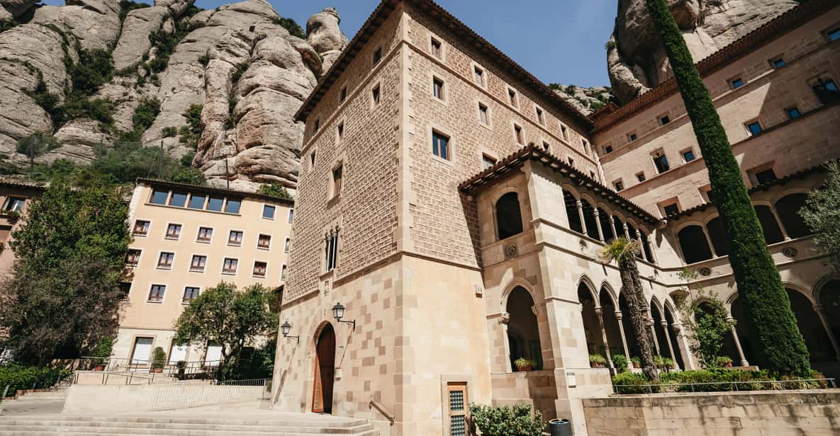 Afbeelding 10 van Barcelona: Montserrat, tandwielbaan, Zwarte Madonna en wijnmakerij