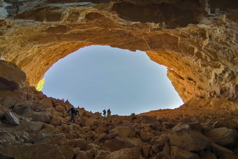 Grotta di Heet e dune di sabbia rossa