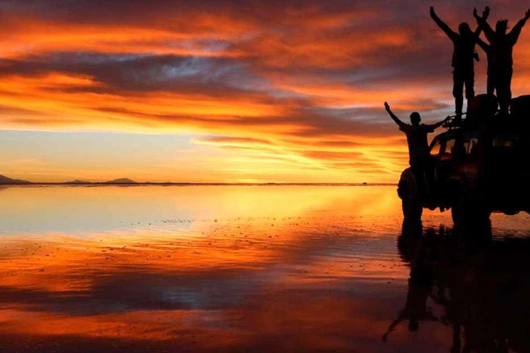 Zoutvlakten van Uyuni: Zonsondergang + Nachtelijke sterren