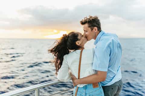 Honolulu: Diamond Head Cruise with Drinks and Appetizers