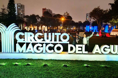 Lima: Circuito magico dell&#039;acqua e tour serale delle luci della città