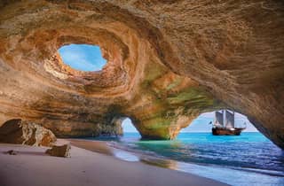 Von Lissabon aus: Algarve, Benagil-Höhle & Lagos – eine Tagestour