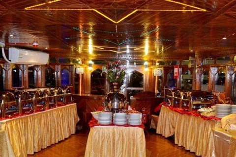 Dubai: La migliore cena in Dhow Cruise MarinaDubai: Crociera in Dhow con cena a Marina