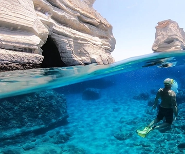 Adamantas: Dagvullende tour Milos & Poliegos met maaltijden