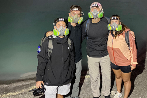 Banyuwangi: Escursione di un giorno al Monte Ijen con visita guidata al fuoco blu di mezzanotte