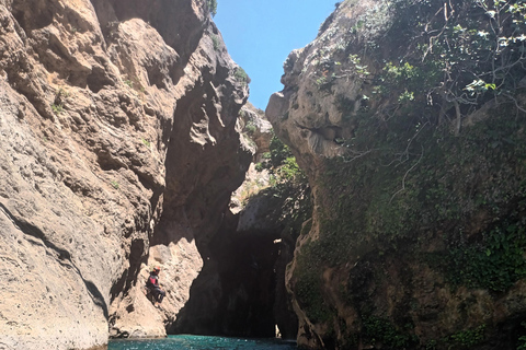 Kourtaliotiko-Schlucht: Geführte Flussabenteuerwanderung mit Mittagessen