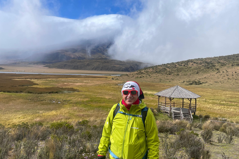 From Quito: Private Andes Tour to Cotopaxi & Quilotoa Lagoon