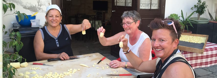 Bari: Bike Tour & Pasta Making Experience
