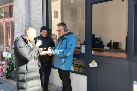 Tokyo: Yanaka and Nippori Food Tour with Local Guide