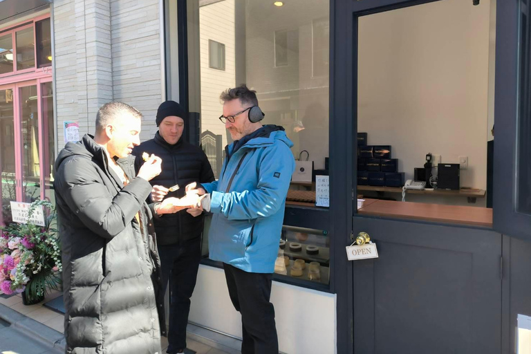 Tokyo: Yanaka and Nippori Food Tour with Local Guide