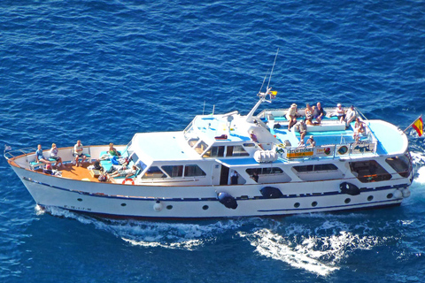 La Gomera: Whale Watching Tour on an Vintage Boat Excursion from Valle Gran Rey