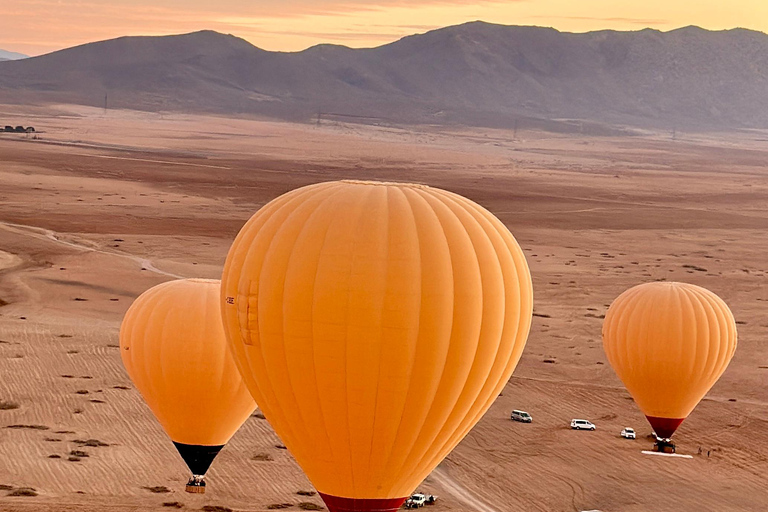 Marrakech : Vol en montgolfière, petit déjeuner berbère et balade à dos de chameau