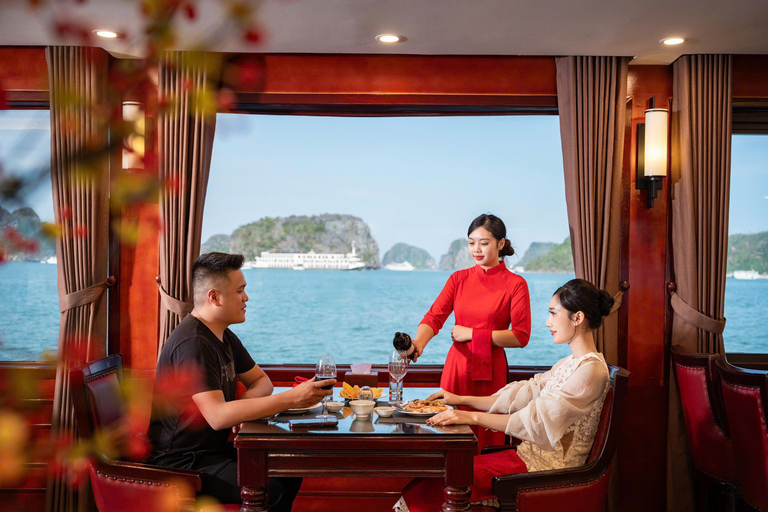 Hanoi: Halong Bay Full-Day Tour with 5-star Diamond Cruise