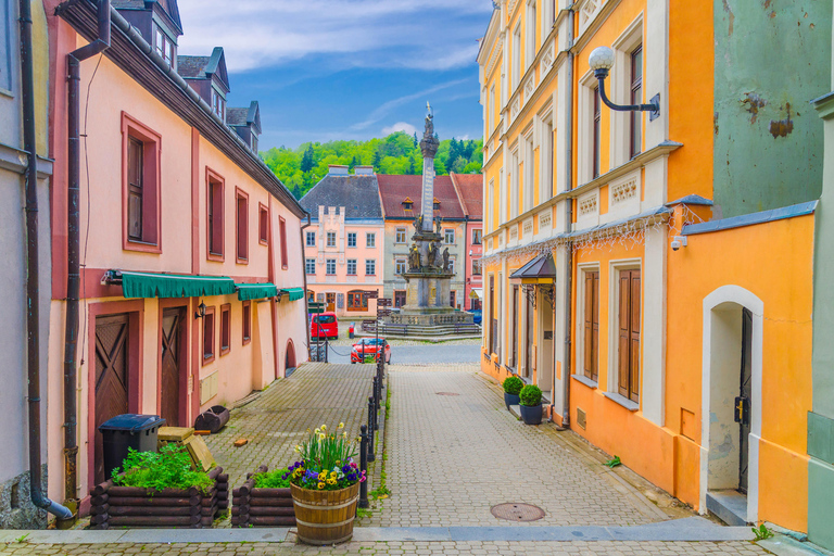 From Prague: Karlovy Vary and Loket Excursion (Optional Castle) Sightseeing Tour in Spanish - WITH ADMISSION