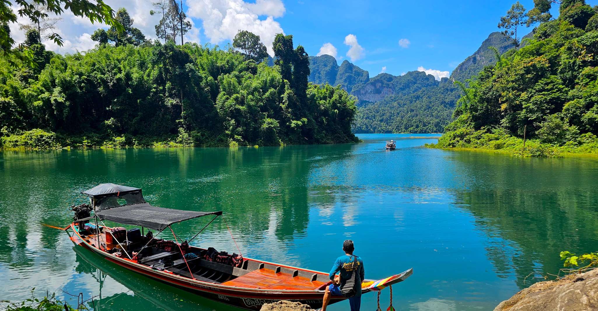 Khao Sok、Cheow Lan Lakeでのプラ​​イベートロングテールボートツアー - Housity
