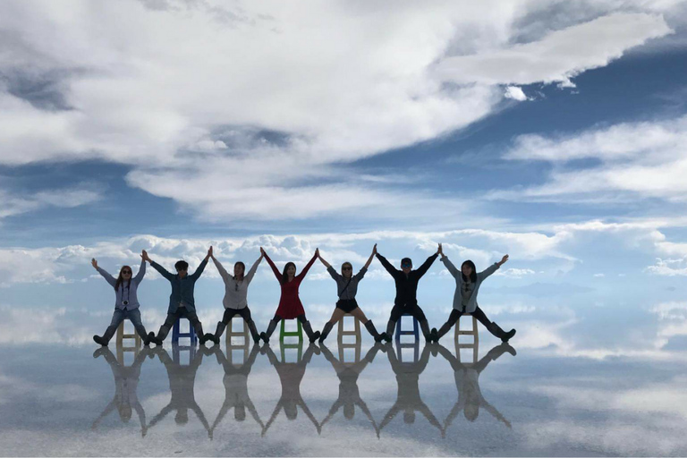 Uyuni Salt Flat: Starlight & Sunset Mirror Effect Tour SHARED GROUP: Uyuni Salt Flat, Sunset Mirror Effect Tour