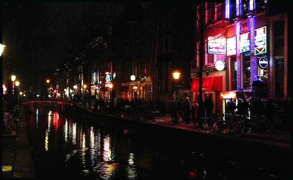 Amsterdam: Red Light District and Coffeeshop tour