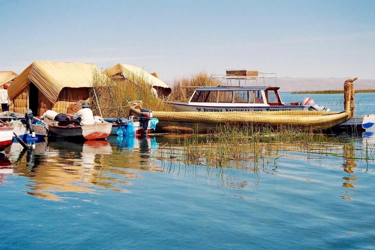 Excursión guiada de medio día por el Lago Titicaca a las Islas Flotantes de los Uros