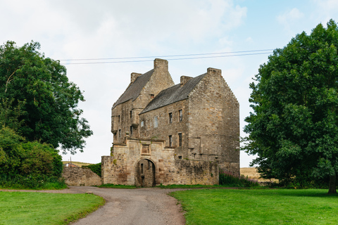 Von Edinburgh aus: Entdeckungstour zu den Drehorten von "Outlander""Outlander" Explorer Tour mit Eintrittskarte für Doune Castle