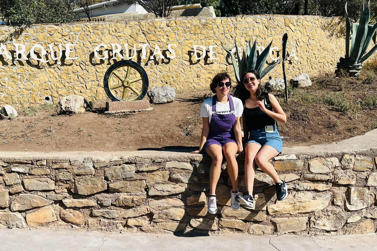 Combo : Cascades et Groutes avec transferts et billetsMonterrey : Cola de Caballo et Grutas de Garcia Combo