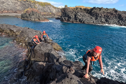 Azores Coasteering – Caloura l S. MiguelAzoren Coasteering – Caloura l S. Miguel