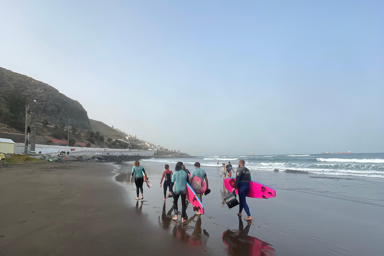 Las Palmas de Gran Canaria: Surfing lessons at La Laja beach