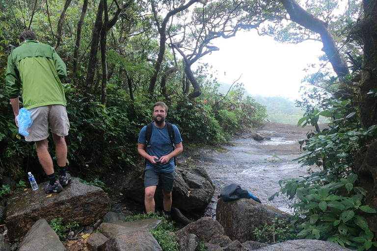 Knuckles Mountain Watervallen Luipaardpad Trek vanuit Kandy