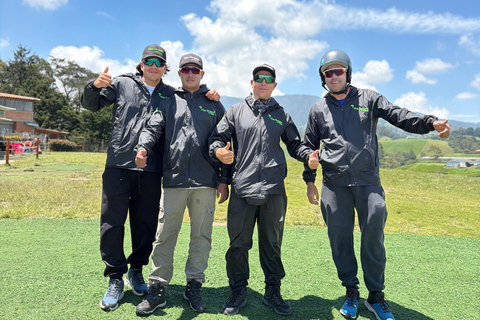 Medellín: Skip-the-Line Paragliding W 20-Yr Experience Pilot
